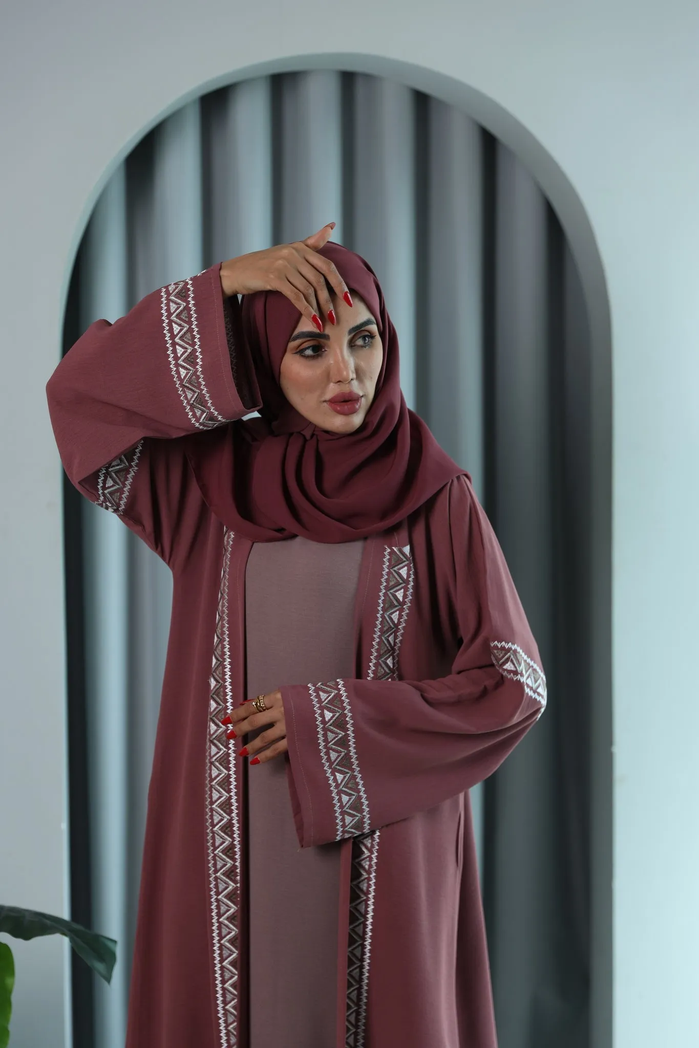Four Piece Aztec Embroidered Open Abaya - Dusty Pink
