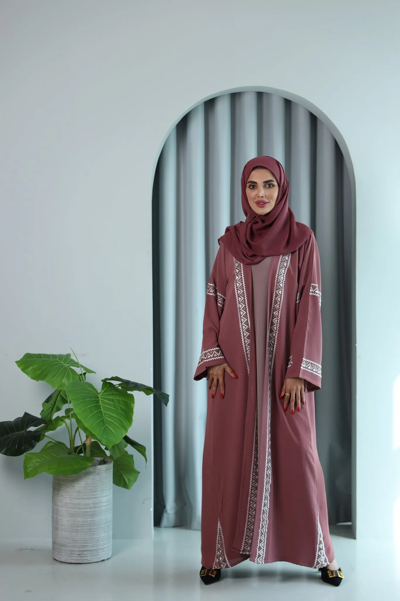 Four Piece Aztec Embroidered Open Abaya - Dusty Pink