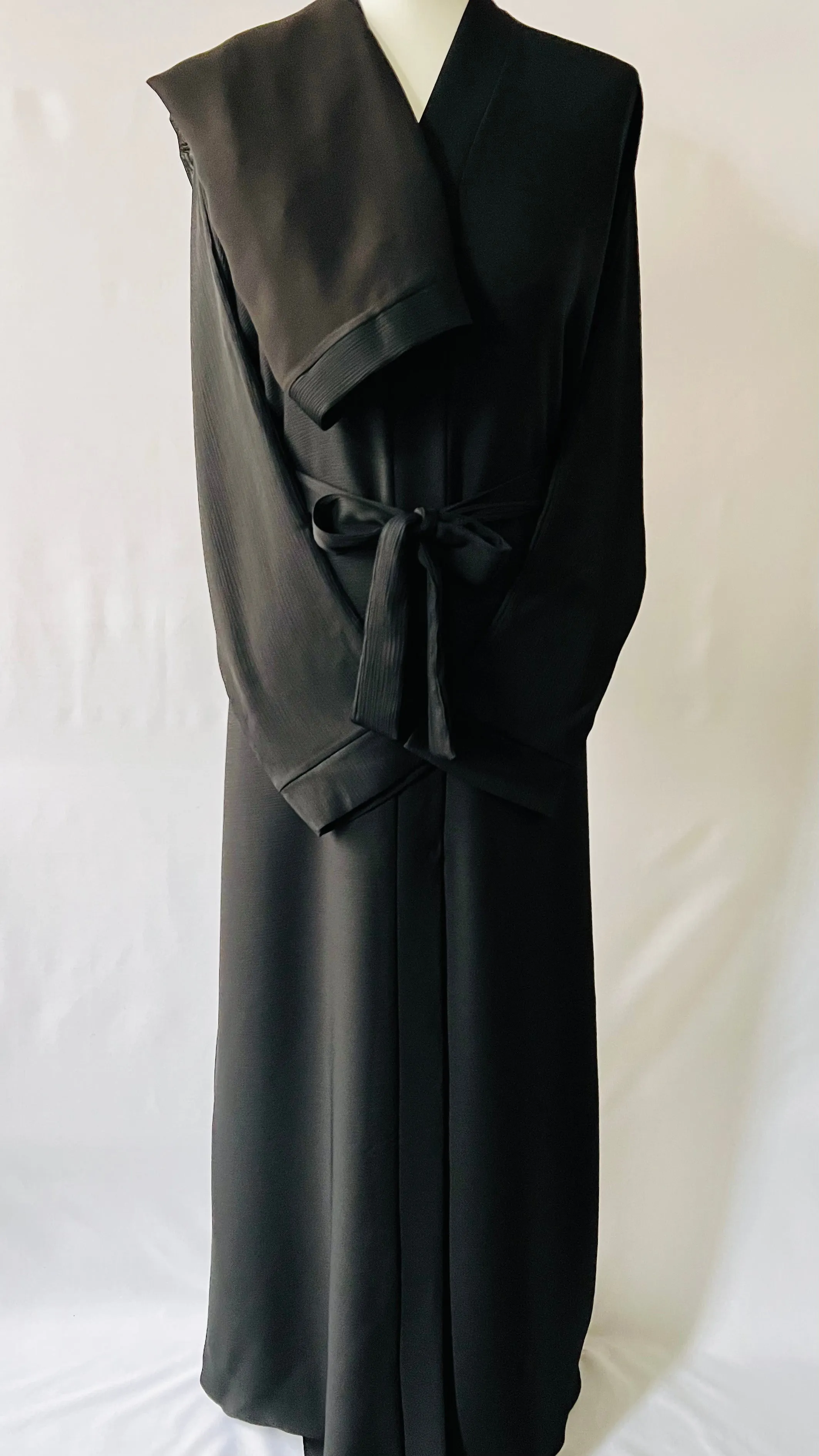 Front Open Plain Black Zoom Abaya