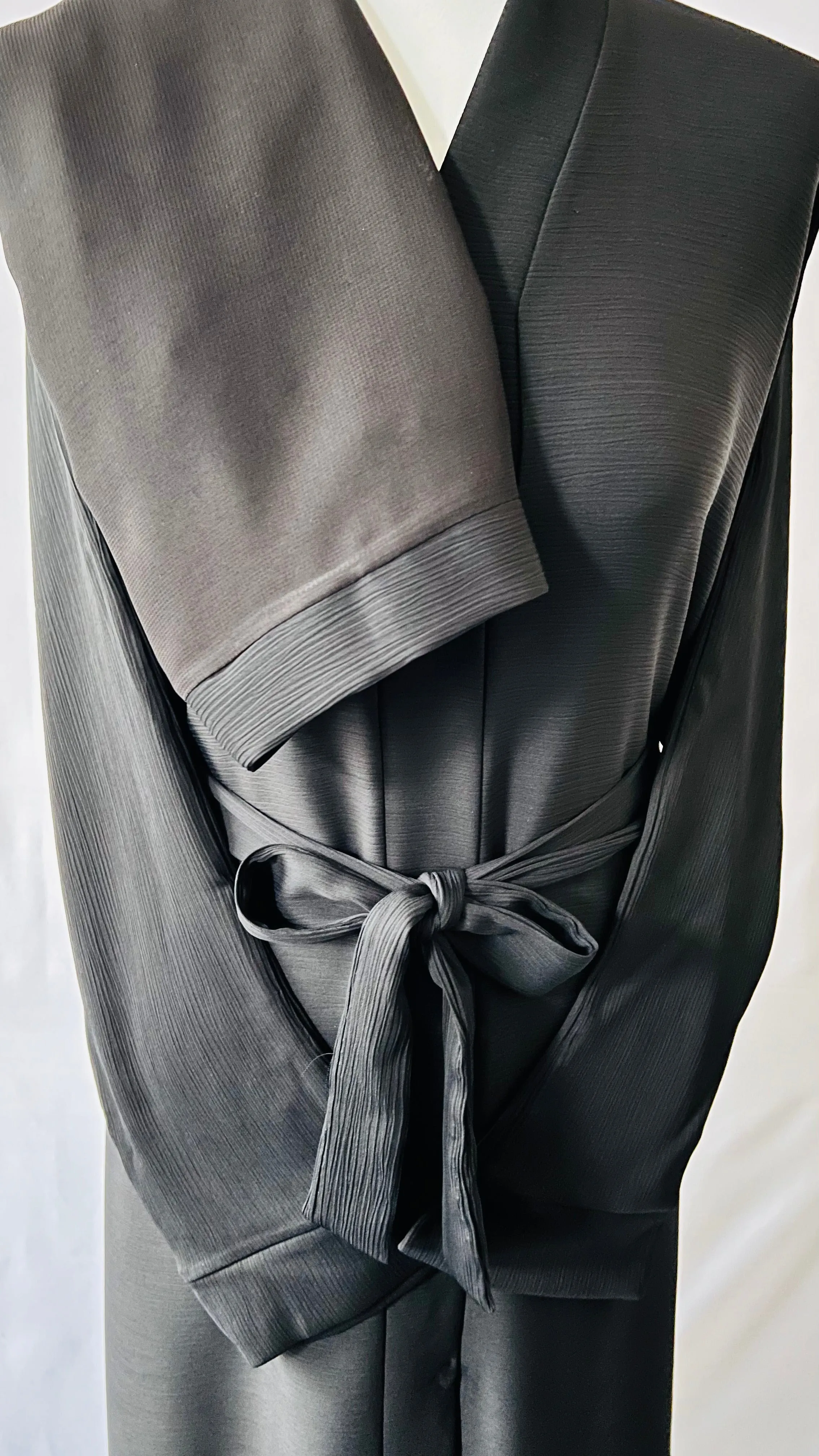 Front Open Plain Black Zoom Abaya