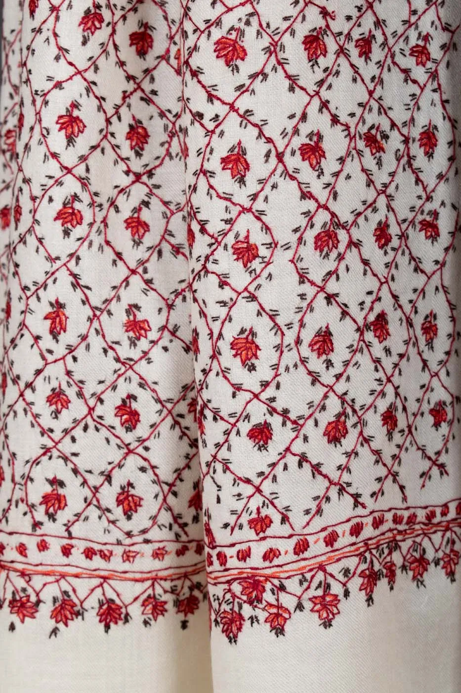 WOOLLEN SHAWL White #23
